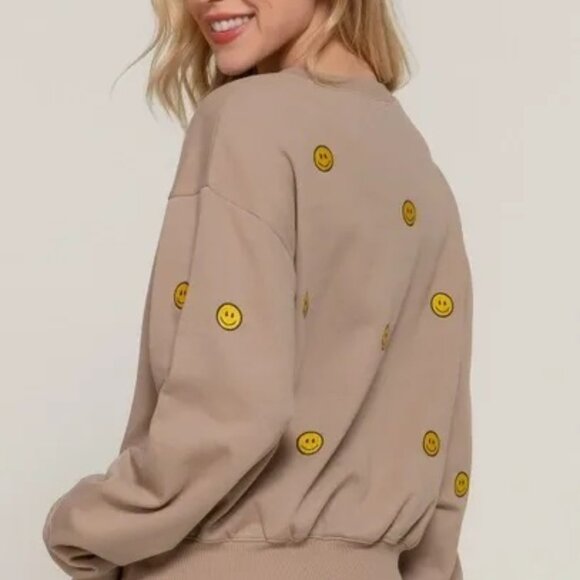 Cropped Happy Face Sweatshirt - Picture 5 of 5